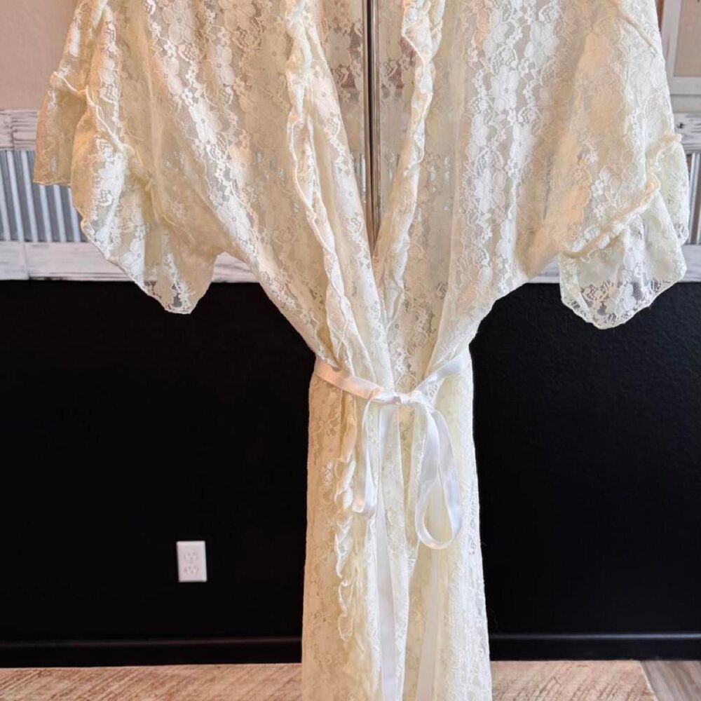 In-bloom-by-jonquil Women's White and Cream Robe